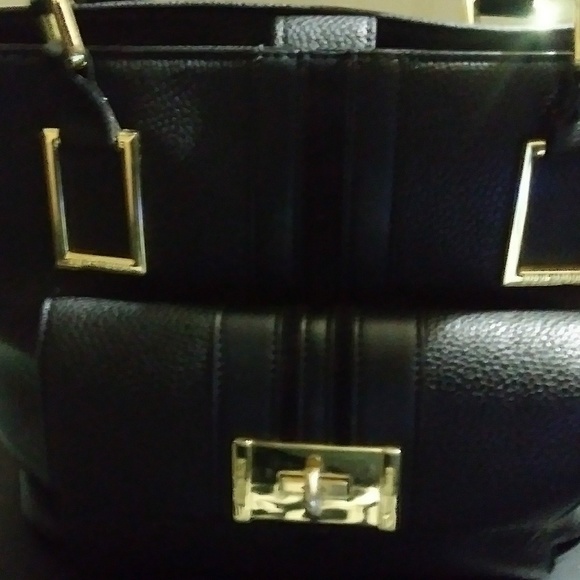 Steve Madden Tote - Picture 3 of 8